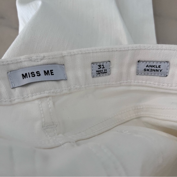 Miss Me White Embroidered Skinny Ankle Jeans. - Picture 8 of 16